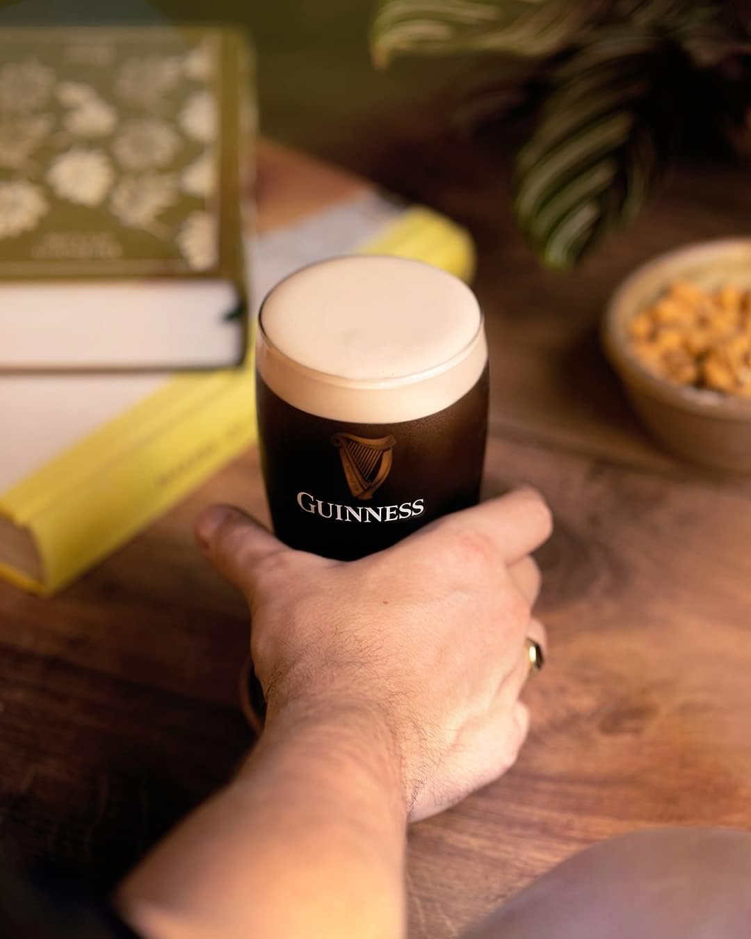 Guinness Gravity Official Beer Pint Glass (1-Pack, 20 oz)